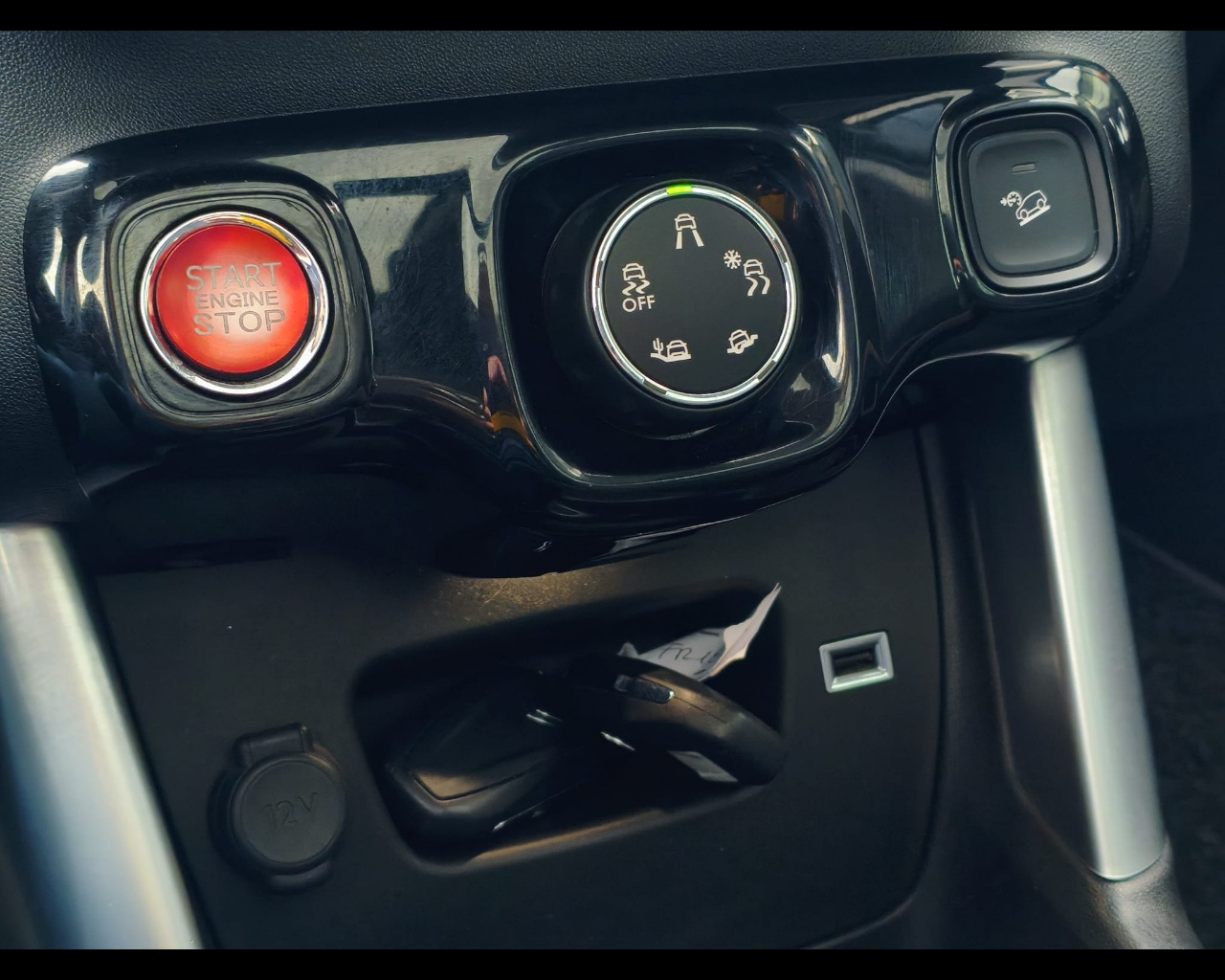 Foto CITROEN C3 Aircross 1.2 puretech Shine s&s 130cv