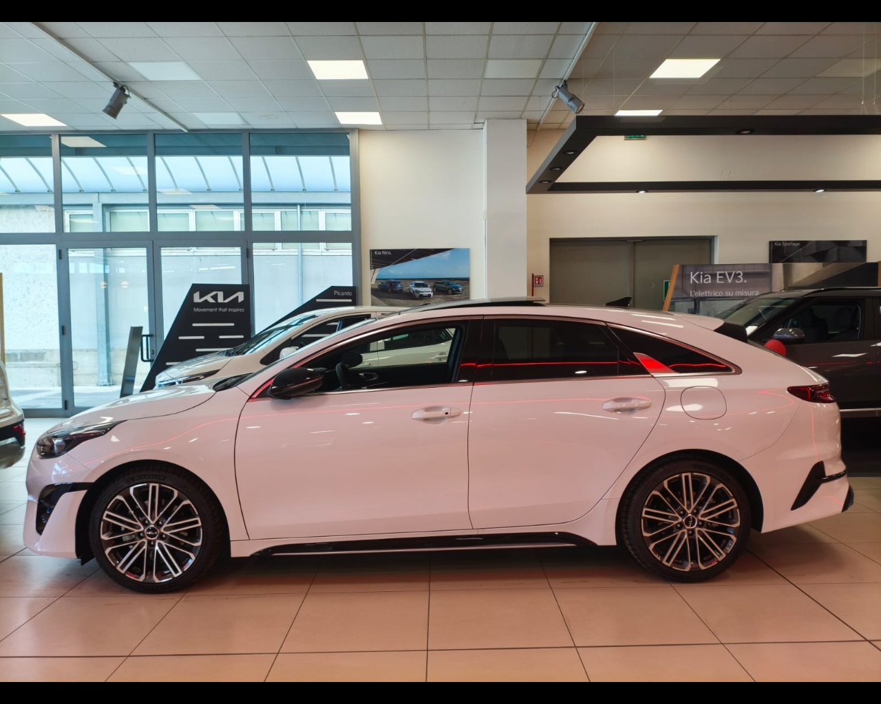 Foto KIA PROCEED MY25 1.5 TGDI DCT GT-LINE SEM
