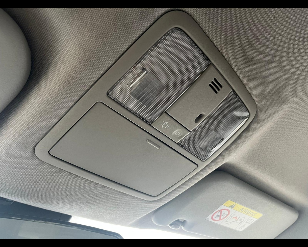 Foto TOYOTA Auris Touring Sports 1.8h Style cvt