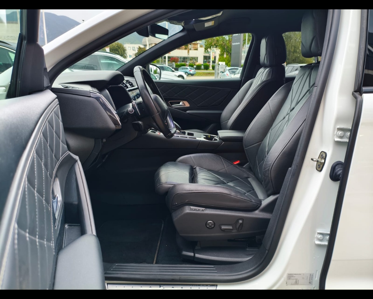 Foto DS DS7 Crossback 1.5 bluehdi Grand Chic 130cv auto N1