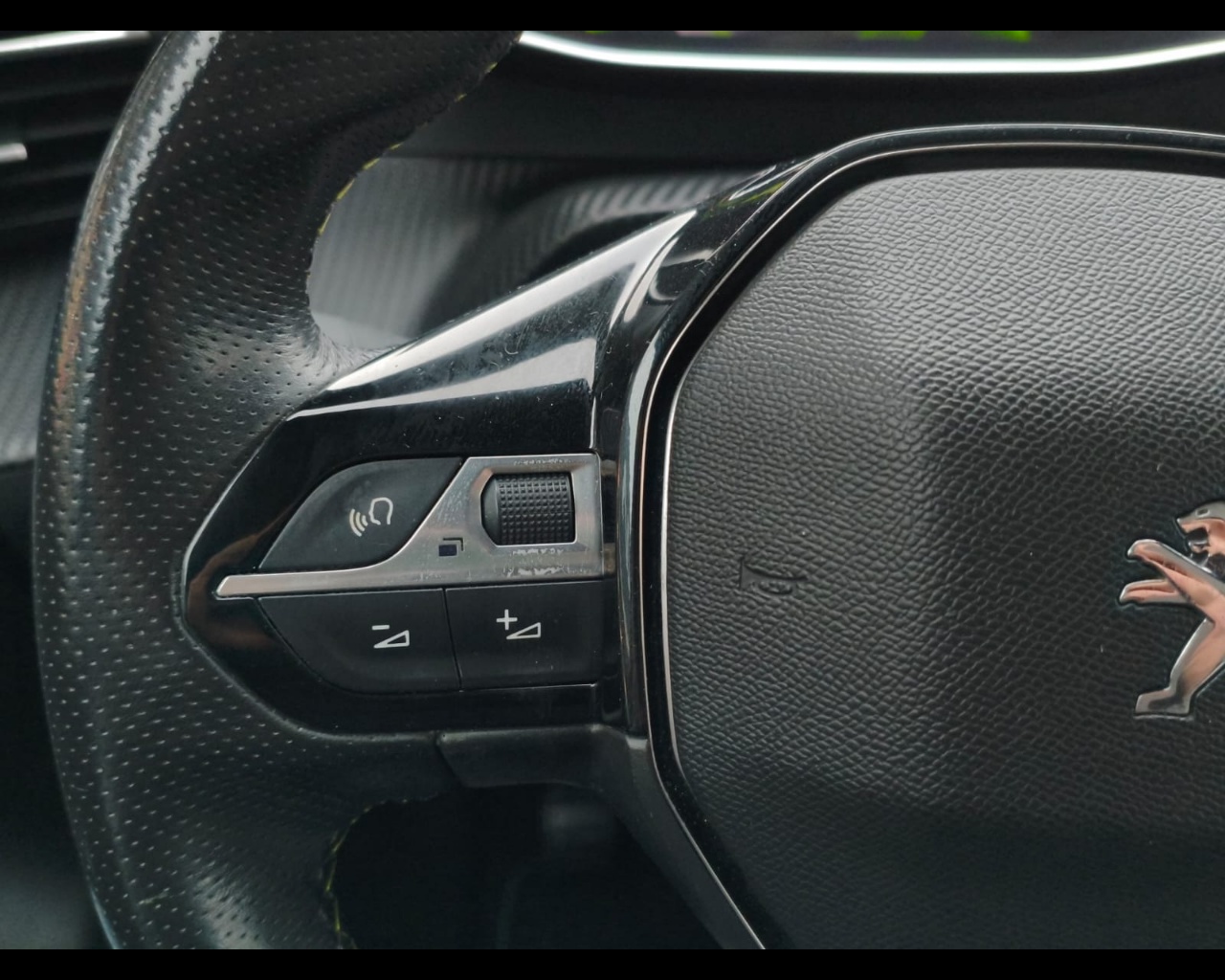 Foto PEUGEOT 208 1.5 bluehdi GT Pack s&s 100cv