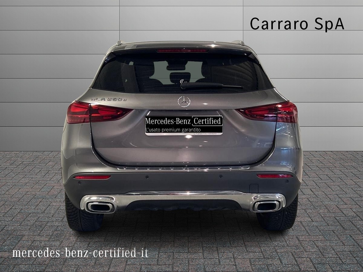 Mercedes  GLA 250 e Plug-In-Hybrid Progressive Advanced Plus 8G-DCT - 4