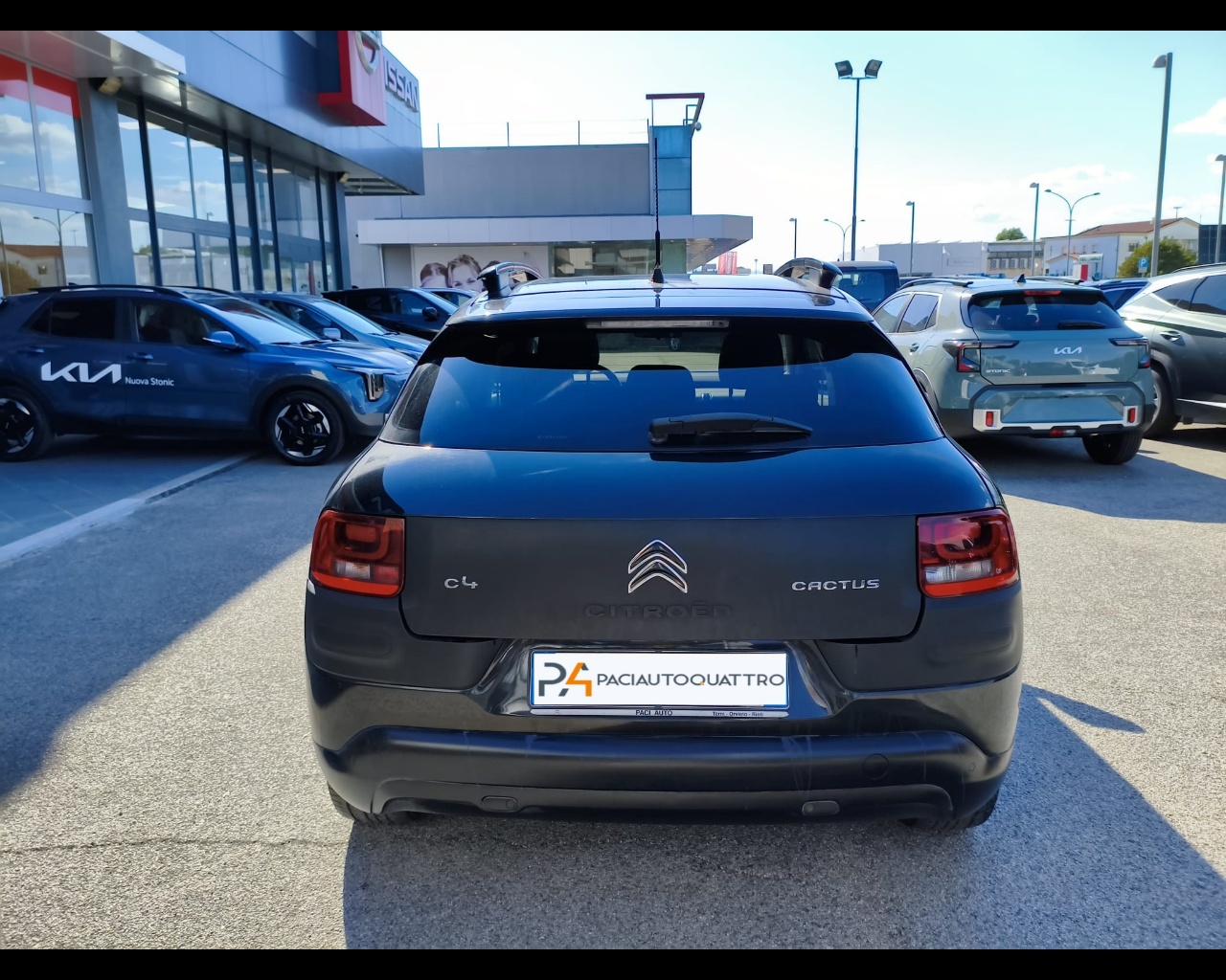 Foto CITROEN C4 Cactus 1.6 bluehdi Shine 100cv
