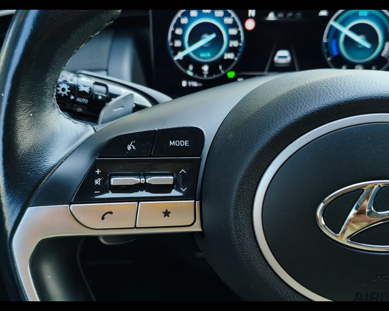 Foto HYUNDAI Tucson 1.6 hev Exellence 2wd auto