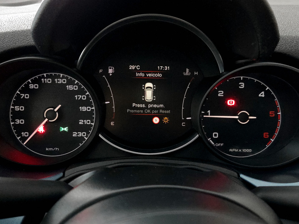 FIAT 500 500X 1.6 mjt Cross 4×2 120cv Diesel usato - 8
