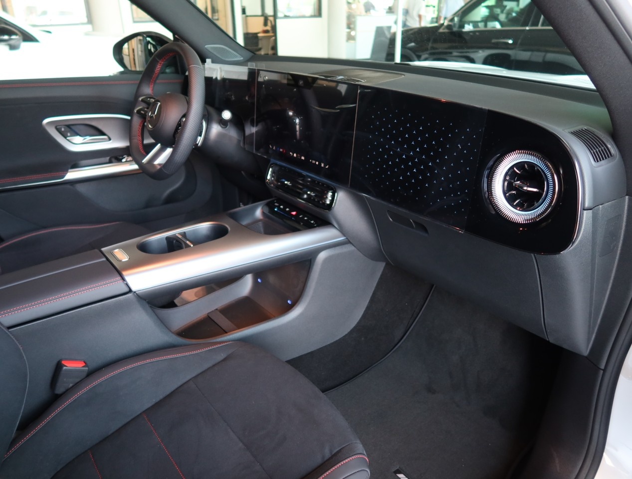 Mercedes GLB Elettrica GLB 250+ con tecnologia EQ Advanced Plus - 12