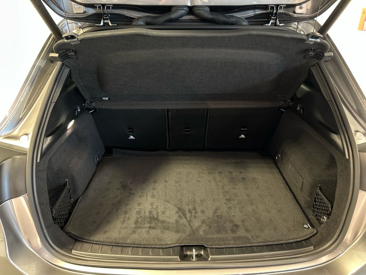 Mercedes GLA GLA 180 D Premium 8G-DCT - 8