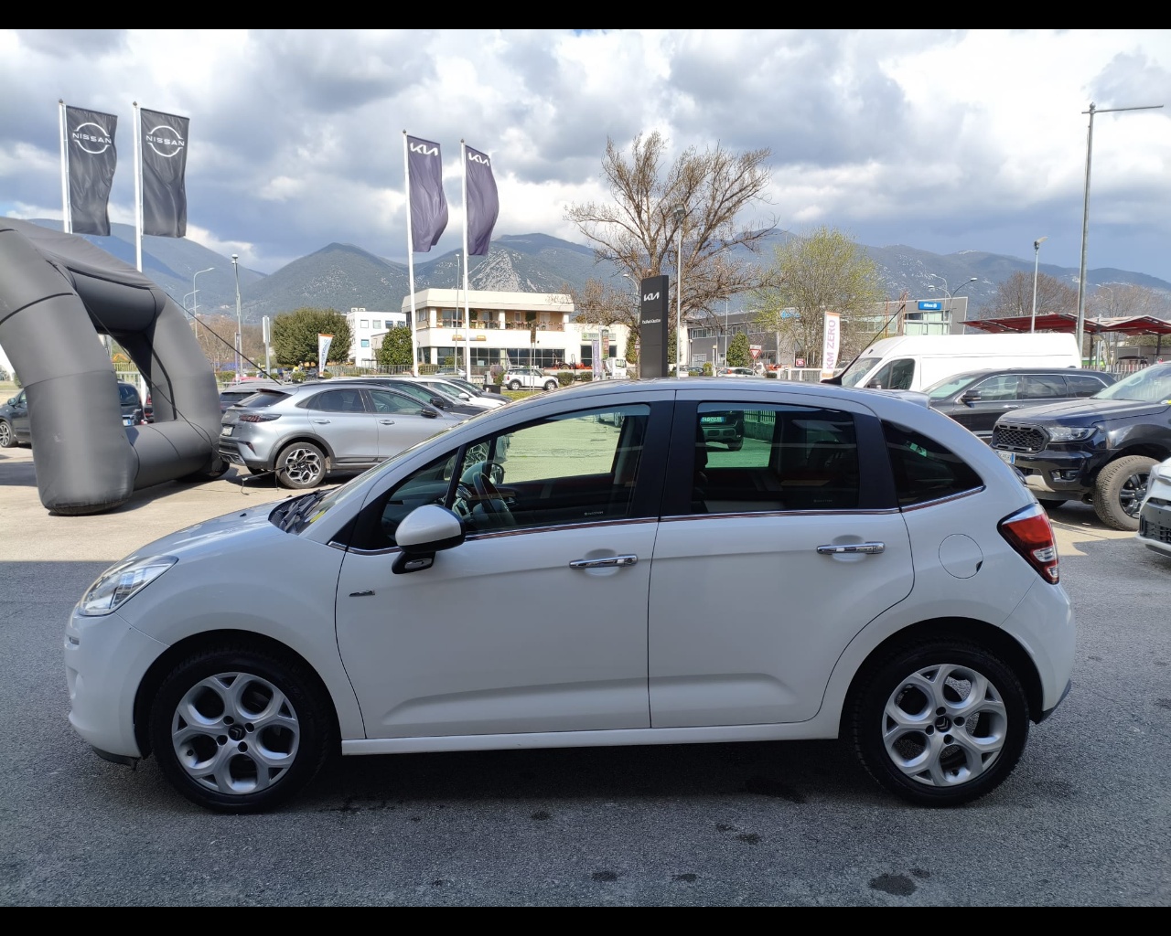 Foto CITROEN C3 1.2 puretech Exclusive 82cv E6