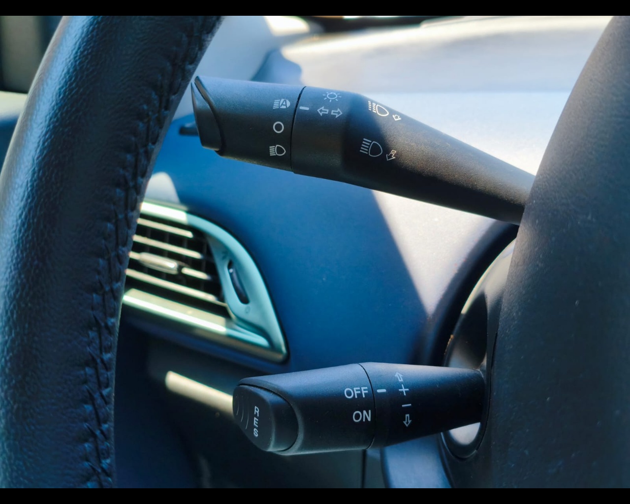 Foto LANCIA Ypsilon 1.0 firefly hybrid Platino s&s 70cv