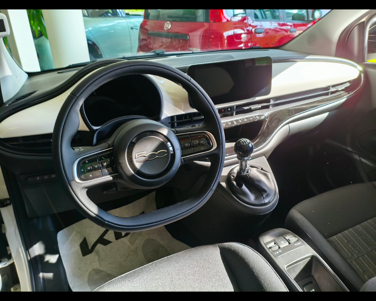 Foto FIAT 500 Hybrid Cabrio Icon 1.0 Hybrid Cabrio