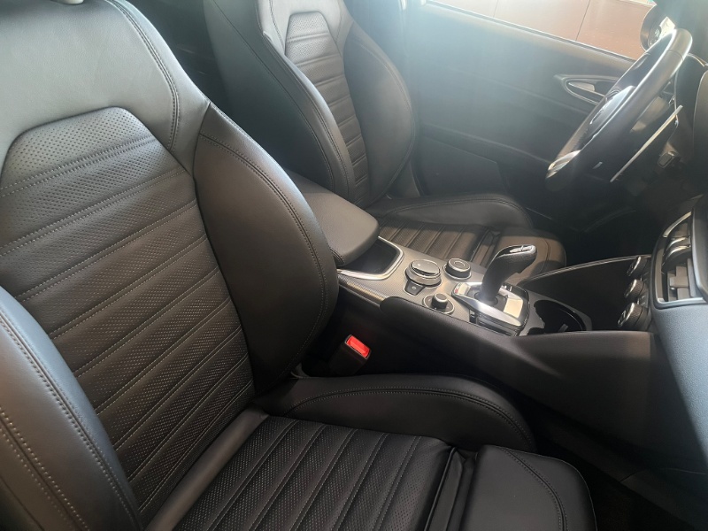 ALFA ROMEO – Giulia 2.0 Turbo 280 CV AT8 AWD Q4 Veloce