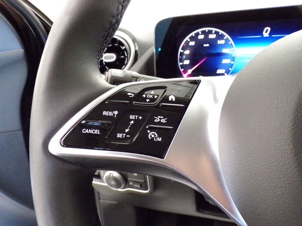 Mercedes  GLA 180 Progressive Advanced 7G-DCT - 17