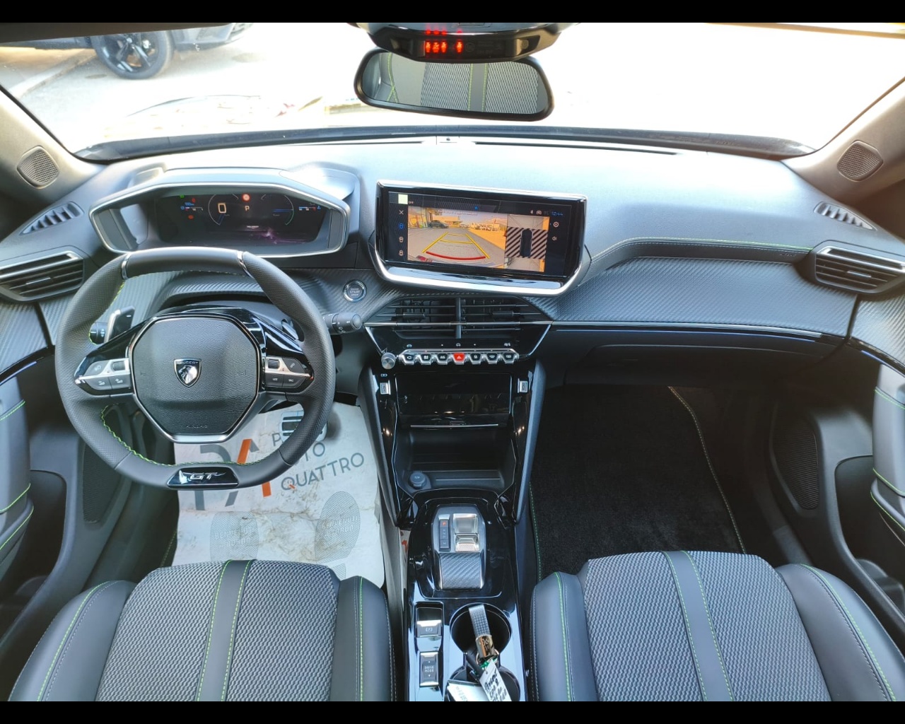Foto PEUGEOT 2008 1.2 hybrid GT 136cv e-dcs6