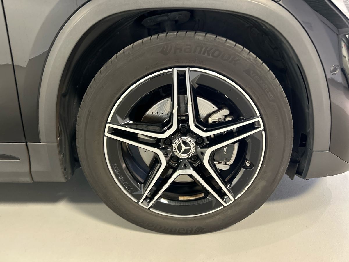 Mercedes GLA GLA 180 D Premium 8G-DCT - 17