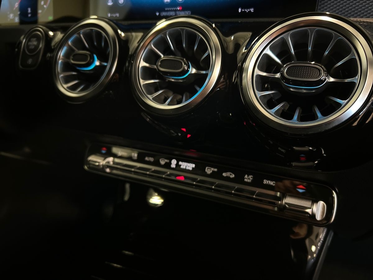 Mercedes Classe A Classe A 180 D Sport 8G-DCT - 14