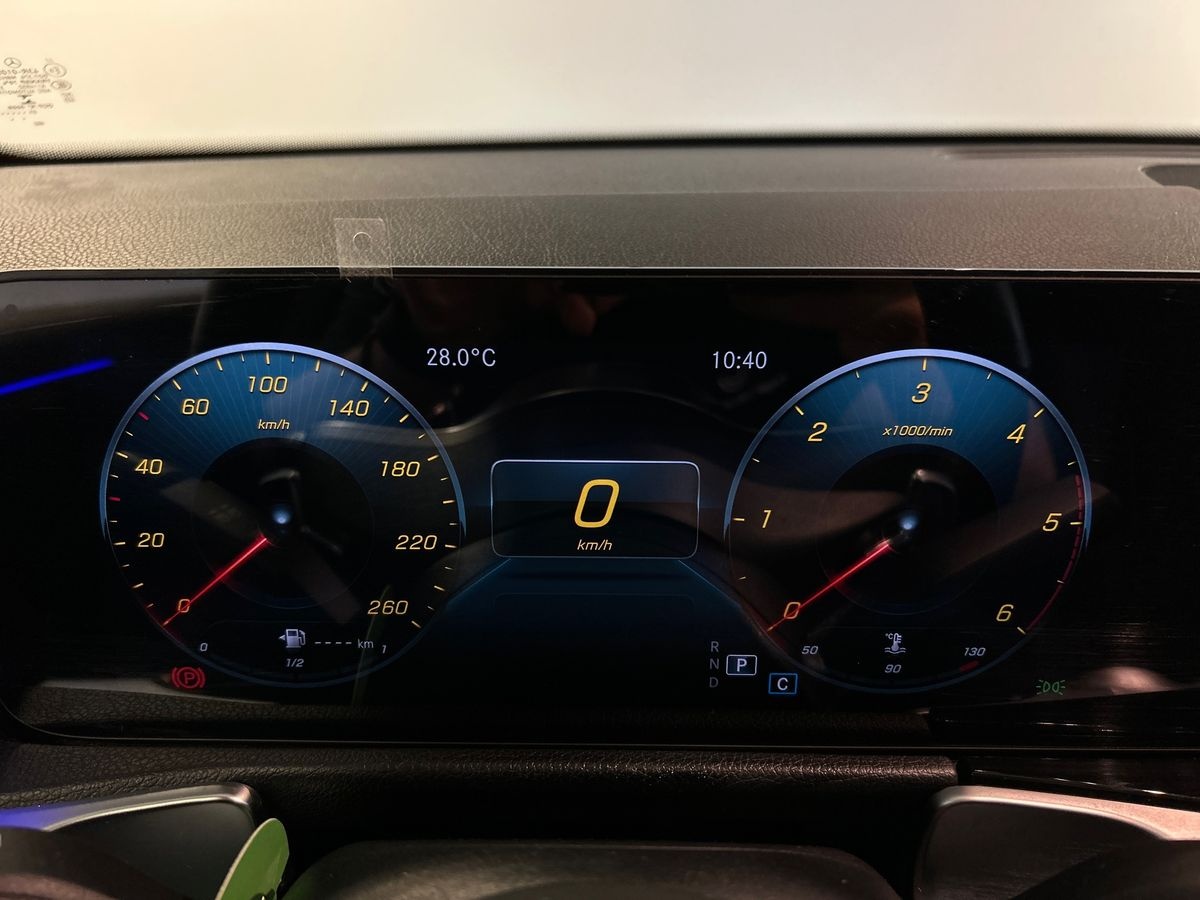 Mercedes GLB GLB 180 D Premium 8G-DCT - 13