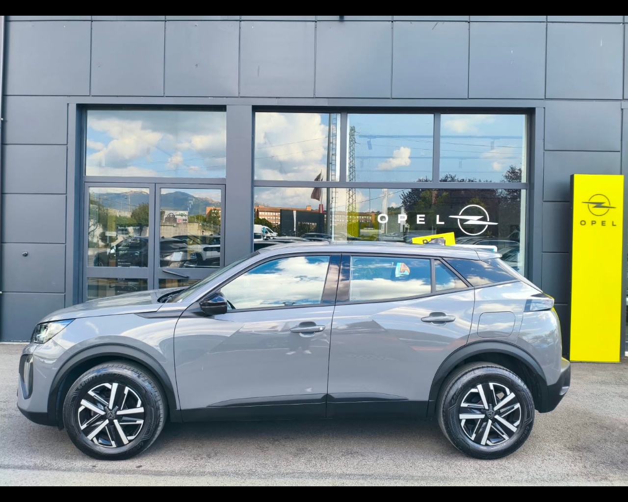Foto PEUGEOT 2008 1.2 puretech Active s&s 100cv