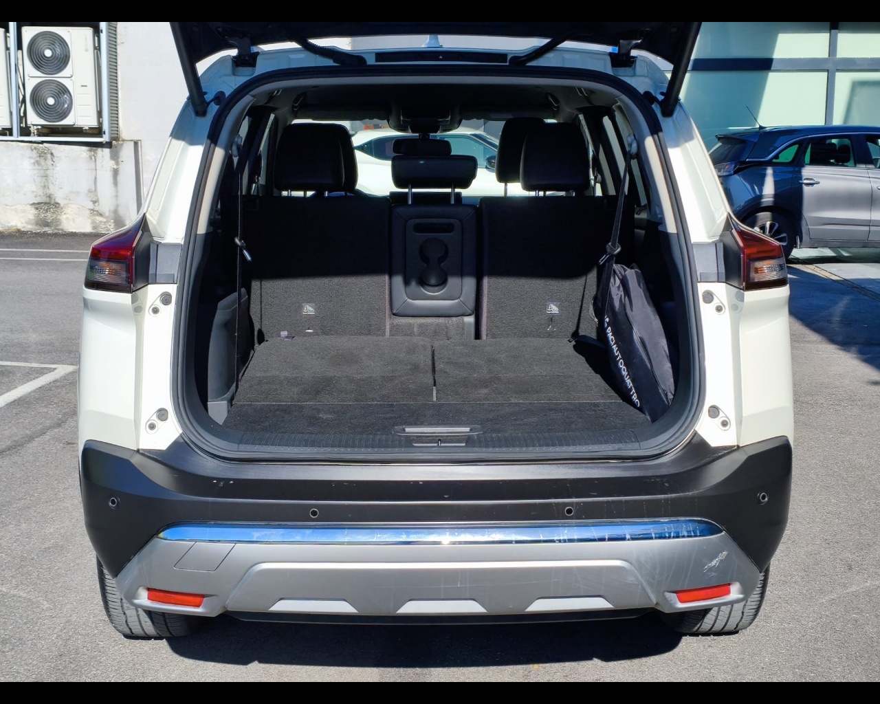 Foto NISSAN X-Trail 1.5 e-power Tekna e-4orce 4wd auto 7p.t