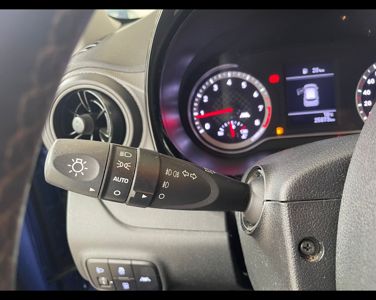 Foto HYUNDAI i10 1.0 mpi Tech Connect Pack