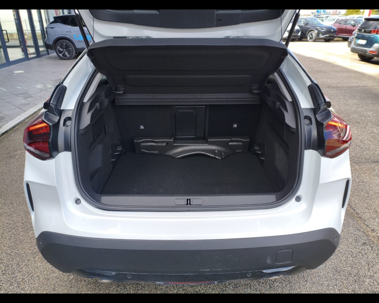 Foto CITROEN C4 1.2 puretech Shine s&s 130cv eat8