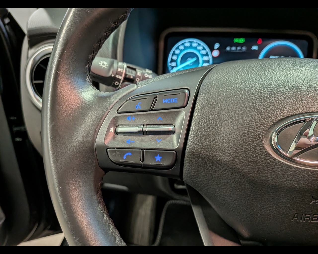 Foto HYUNDAI Kona 1.6 gdi hev Xline Safety Pack 2wd 141cv dct