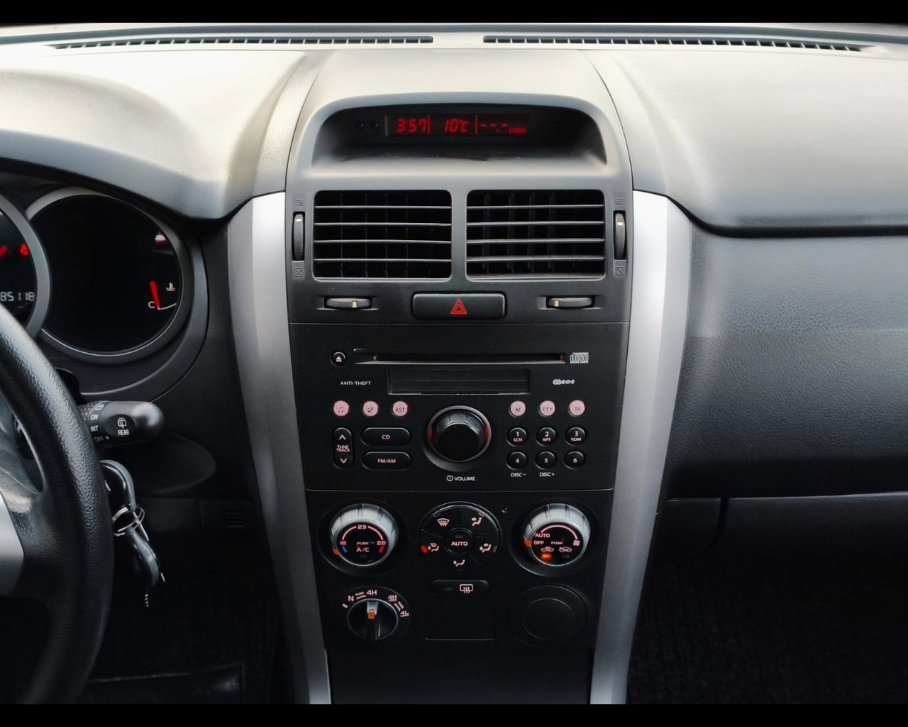 Foto SUZUKI Grand Vitara 5p 1.9 ddis