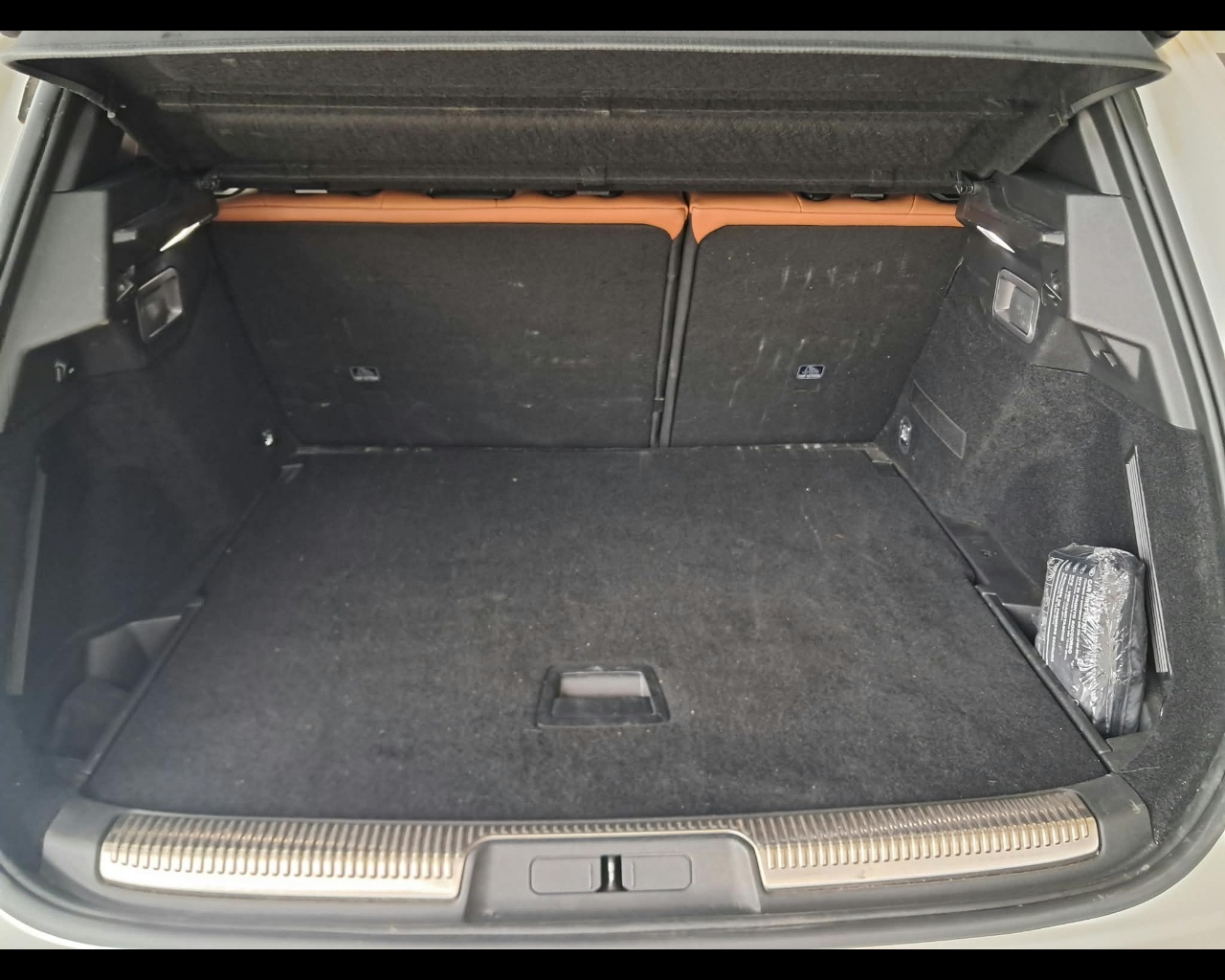 Foto DS DS7 Crossback 1.5 bluehdi Grand Chic 130cv auto