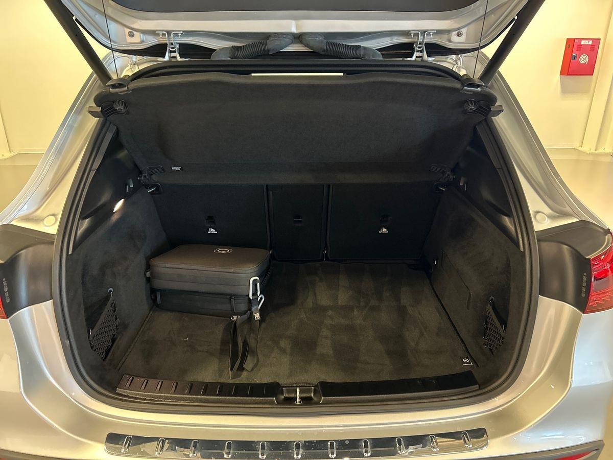Mercedes  GLA 250 e Plug-In-Hybrid AMG Line Advanced Plus 8G-DCT - 8
