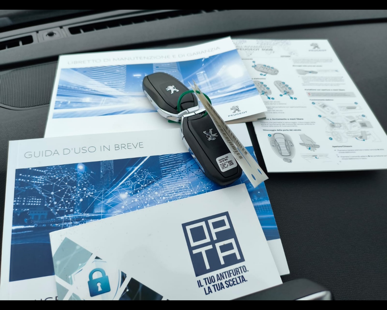 Foto PEUGEOT 3008 1.5 bluehdi Allure s&s 130cv