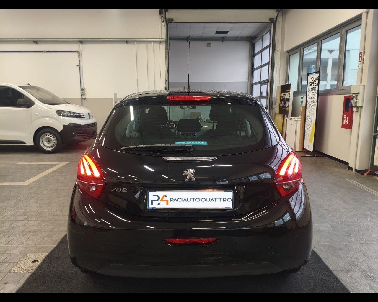 Foto PEUGEOT 208 5p 1.2 puretech Access 82cv