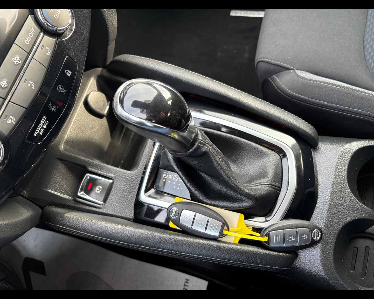 Foto NISSAN Qashqai 1.6 dci N-Connecta 2wd 130cv xtronic