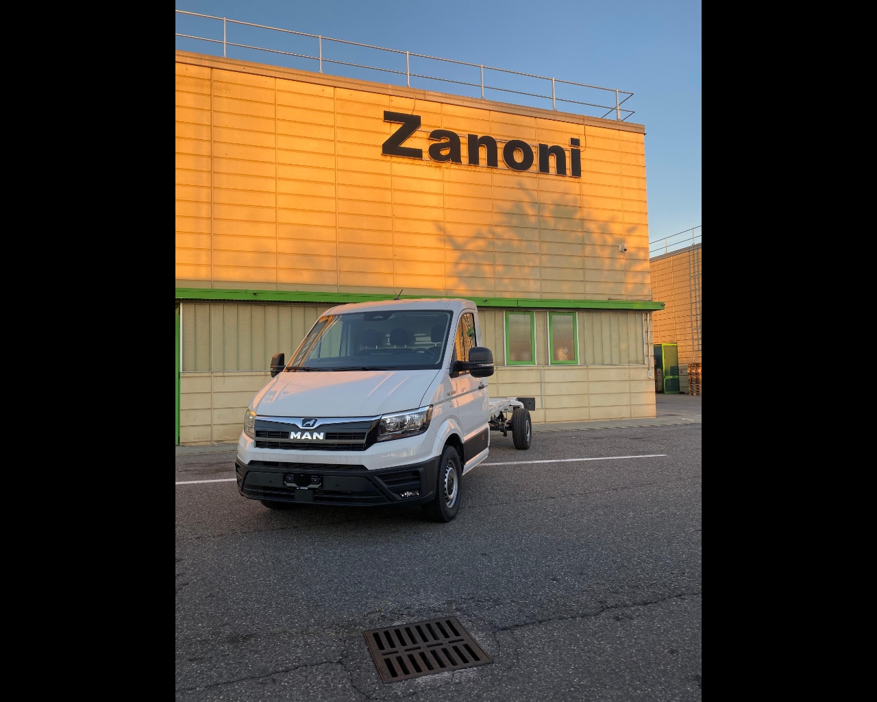 MAN TGE 3.180 TELAIO CAB SINGOLA P. 4490 MANUALE