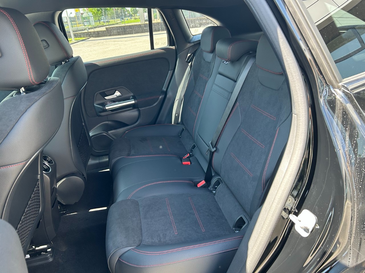 Mercedes EQA EQA 250+ AMG Line Advanced - 12