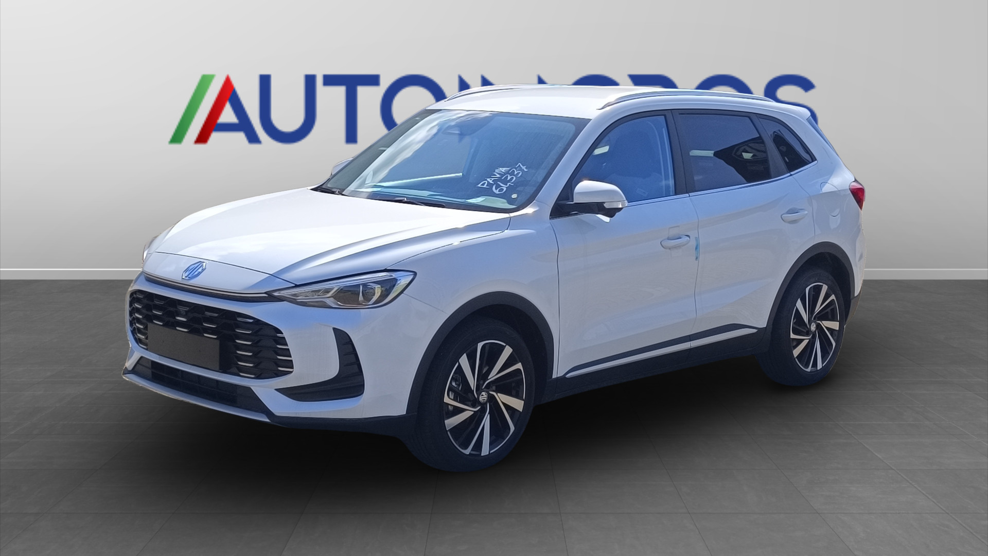 MG Zs32 Hev ZS 1.5L HEV LUX MY25 white