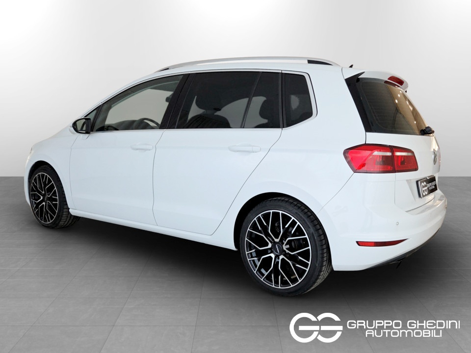 VOLKSWAGEN Golf Sportsvan 1.6 tdi Comfortline 110cv Diesel usato - 2