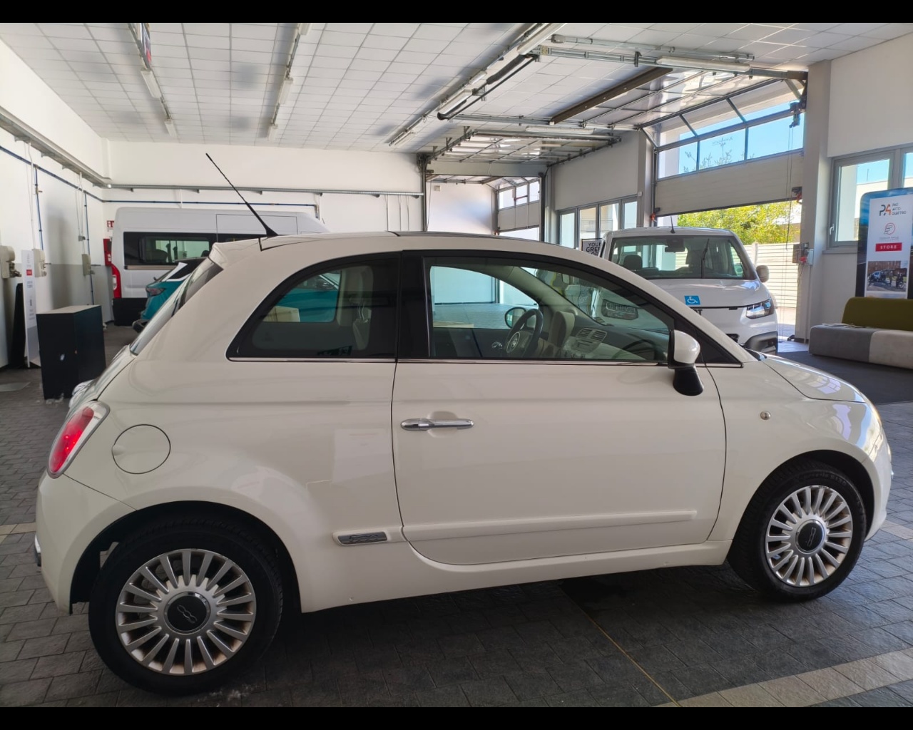 Foto FIAT 500 1.2 Lounge 69cv