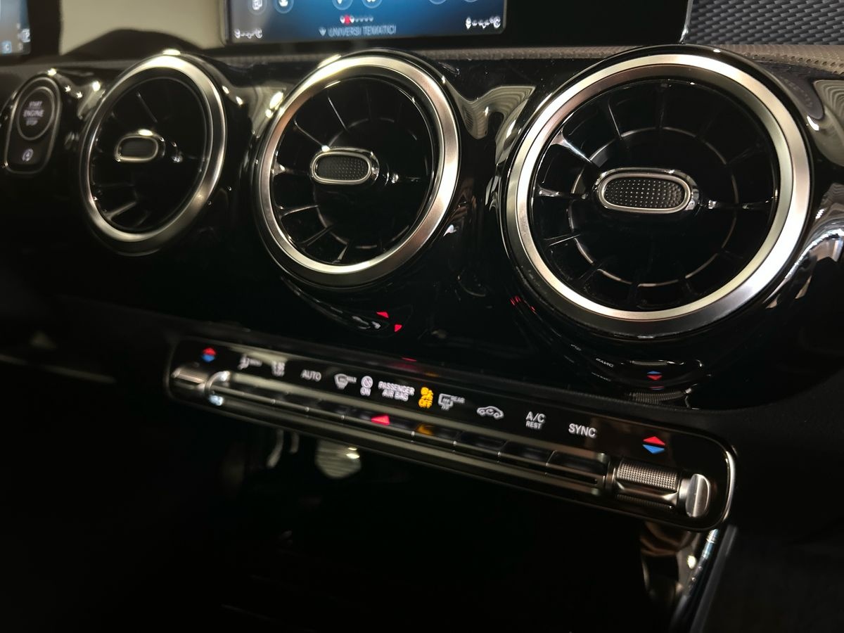 Mercedes Classe A Classe A 180 D Sport 8G-DCT - 14
