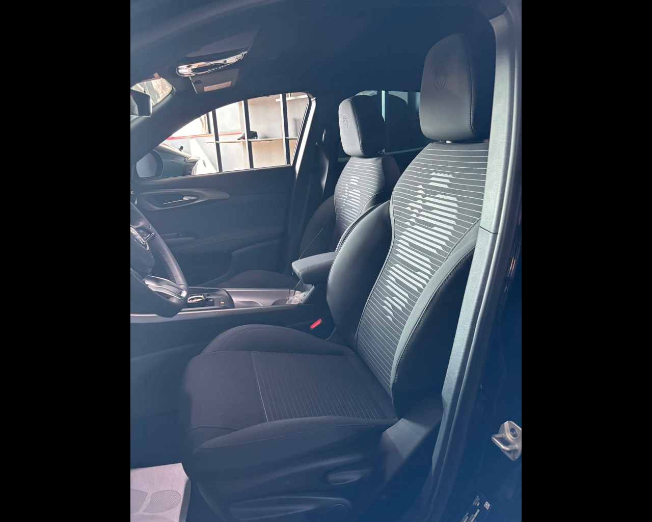 Foto ALFA ROMEO Tonale Ibrida Ibrida 175cv Sprint