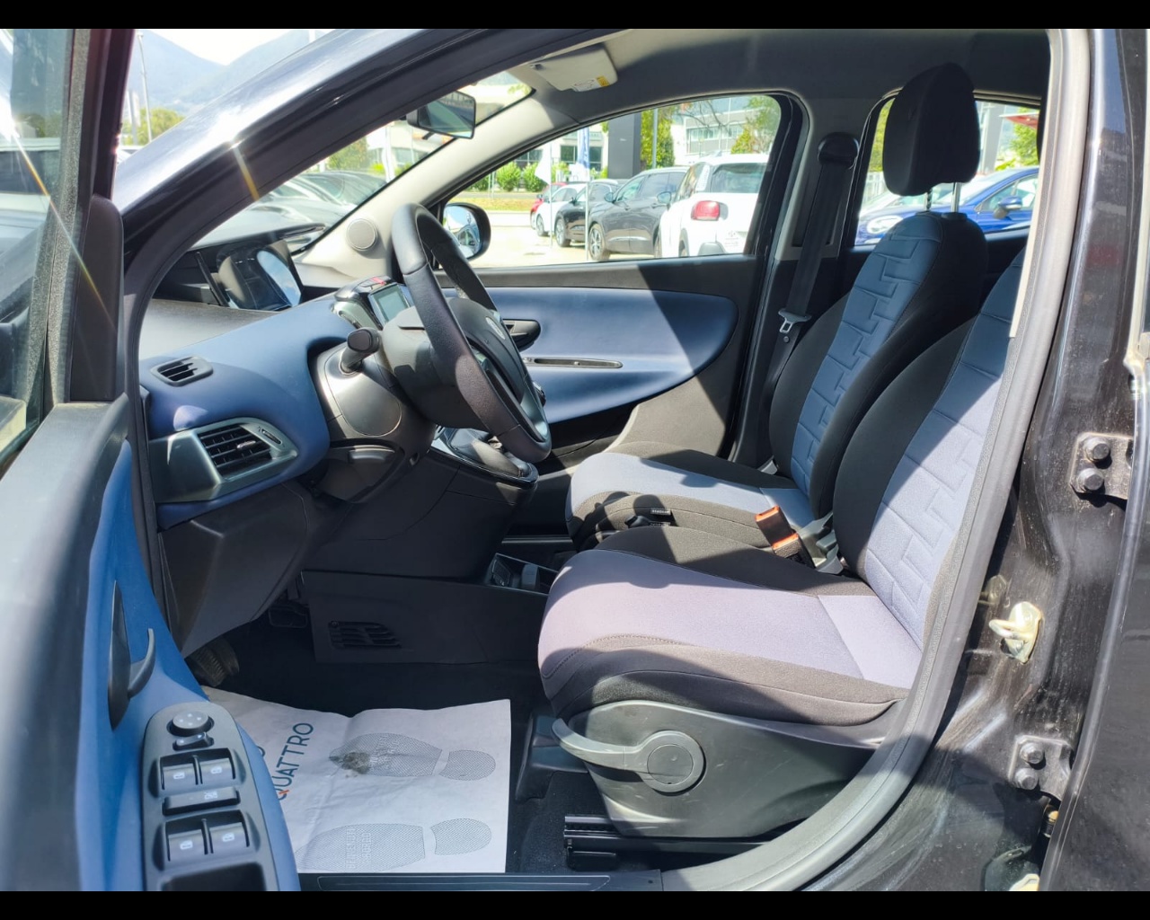 Foto LANCIA Ypsilon 1.0 firefly hybrid Platino s&s 70cv