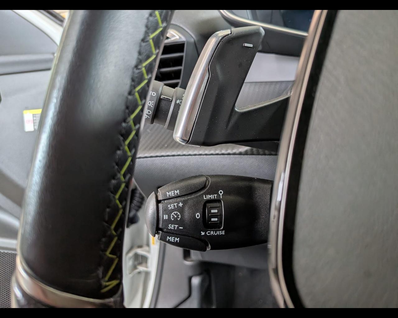 Foto PEUGEOT 2008 1.2 puretech GT s&s 130cv eat8