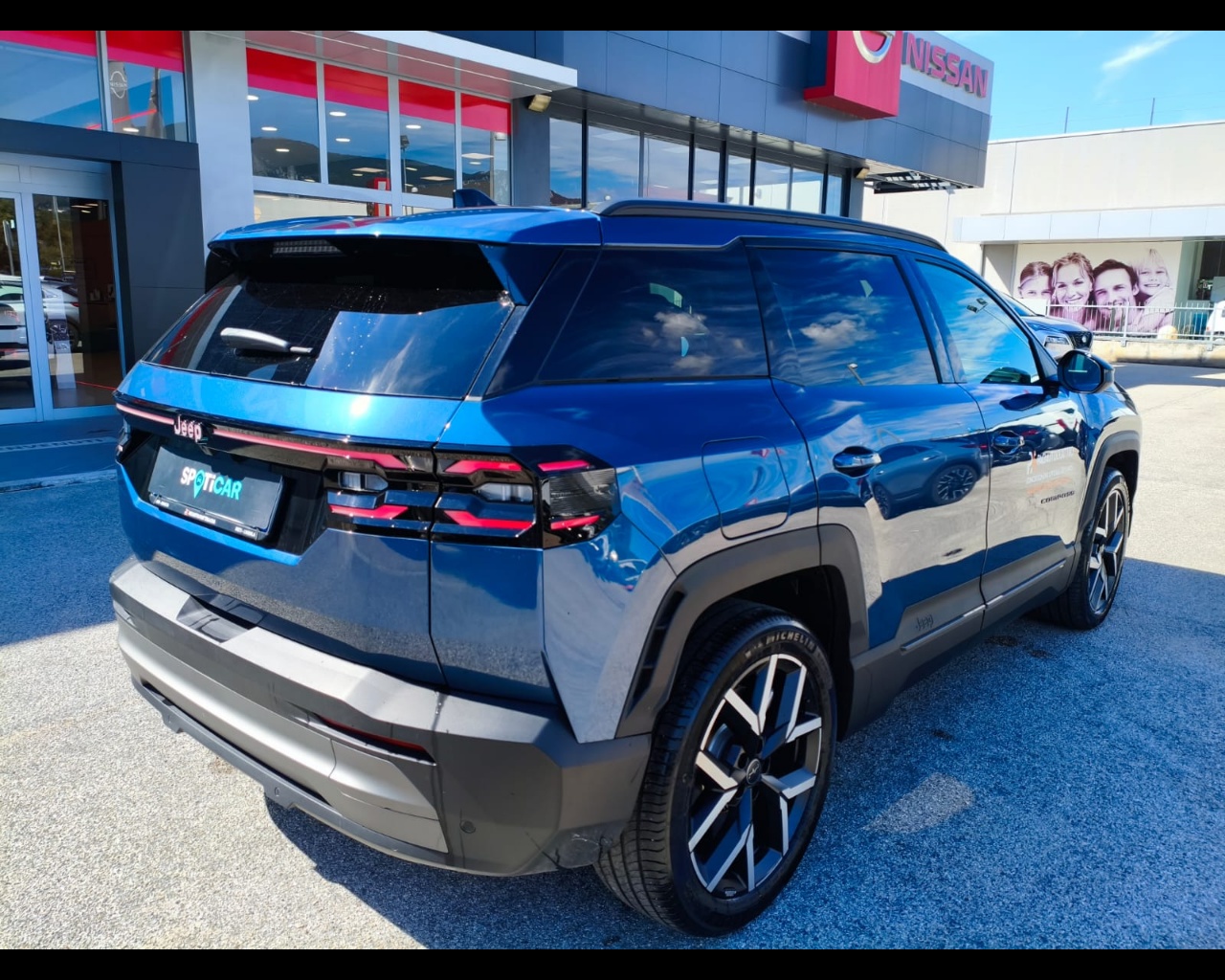Foto JEEP Nuova Compass E-Hybrid Plug-InFirst Edition 1.6l 195cv Plug-In Hybrid Fw