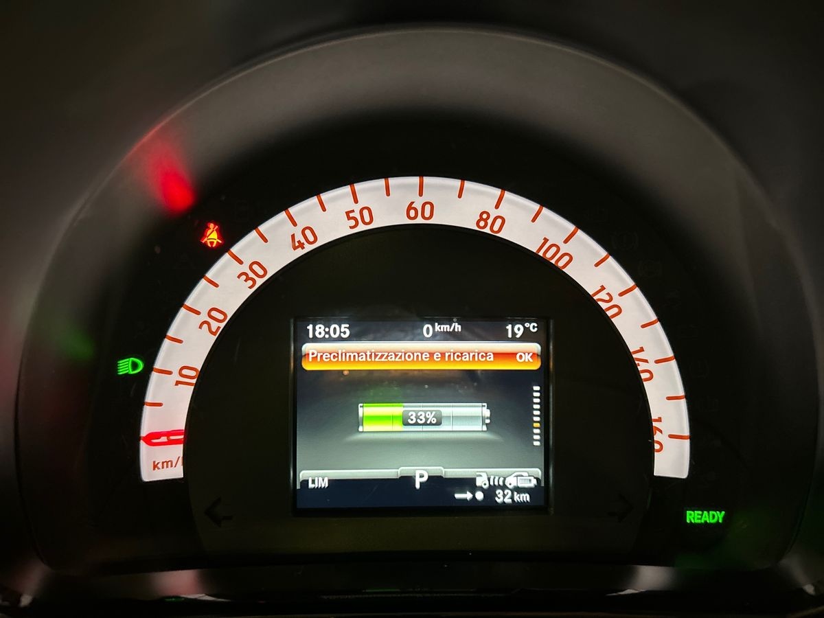 smart fortwo fortwo 22kW EQ mattrunner - 13
