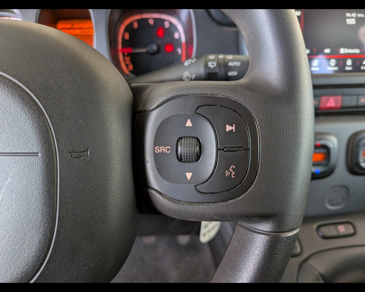 Foto FIAT Panda 1.0 firefly hybrid Cross s&s 70cv 5p.ti