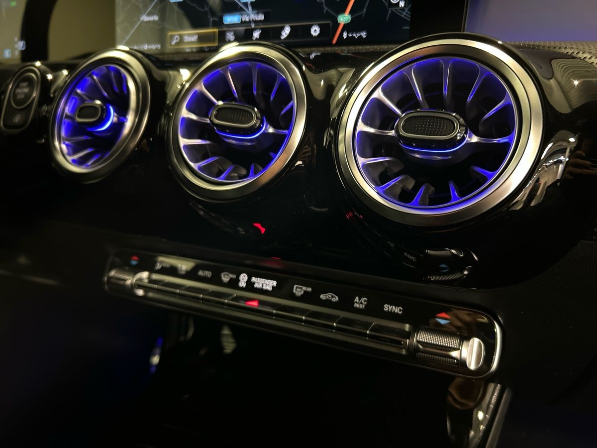 Mercedes CLA Shooting Brake CLA Shooting Brake 200 D Premium 8G-DCT - 13