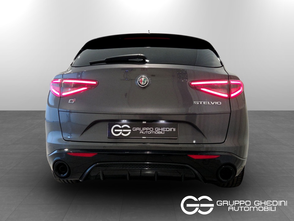 ALFA ROMEO Stelvio 2.2 t Veloce Q4 210cv auto Diesel usato - 4