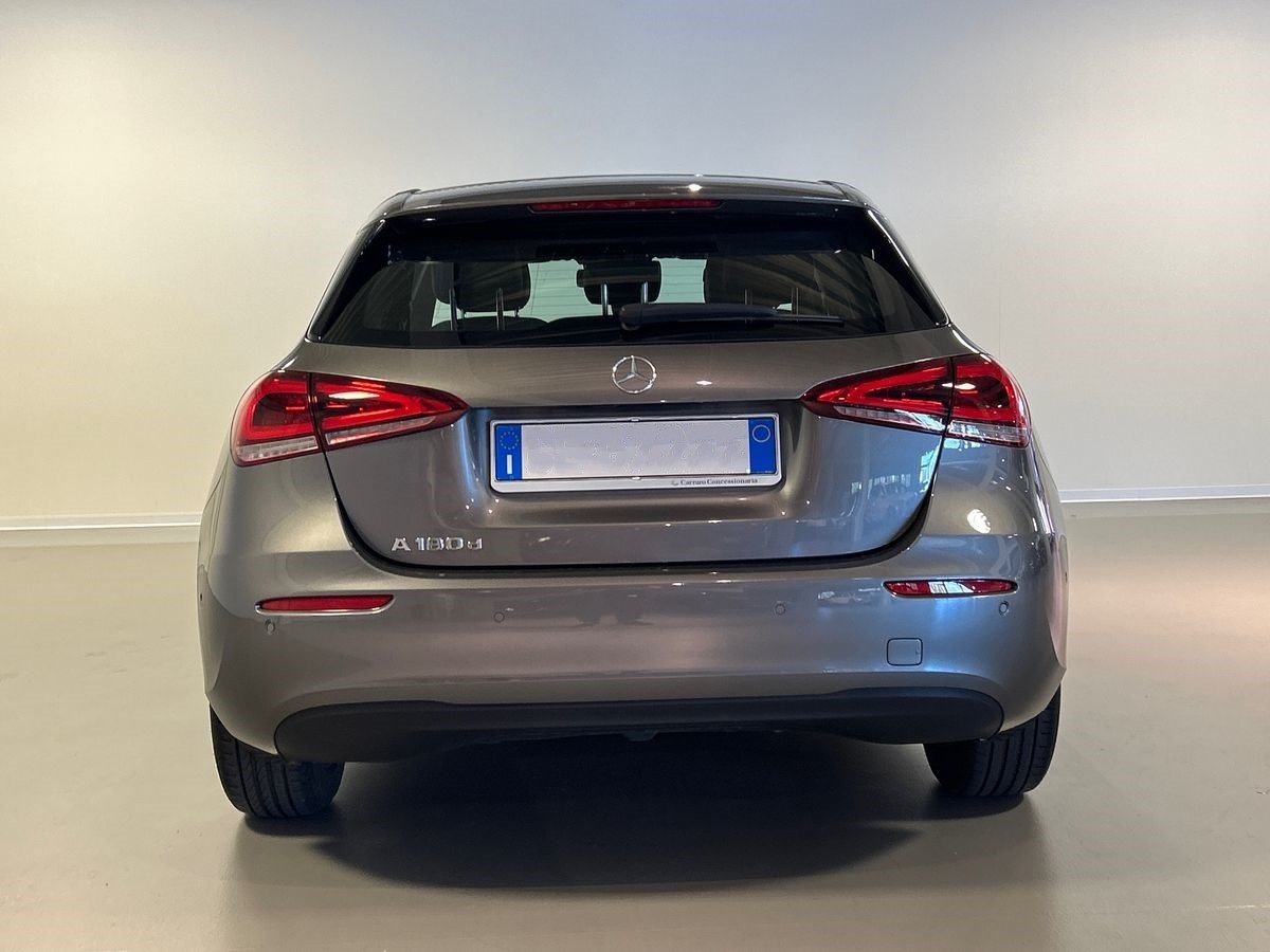 Mercedes Classe A Classe A 180 D Sport 8G-DCT - 4