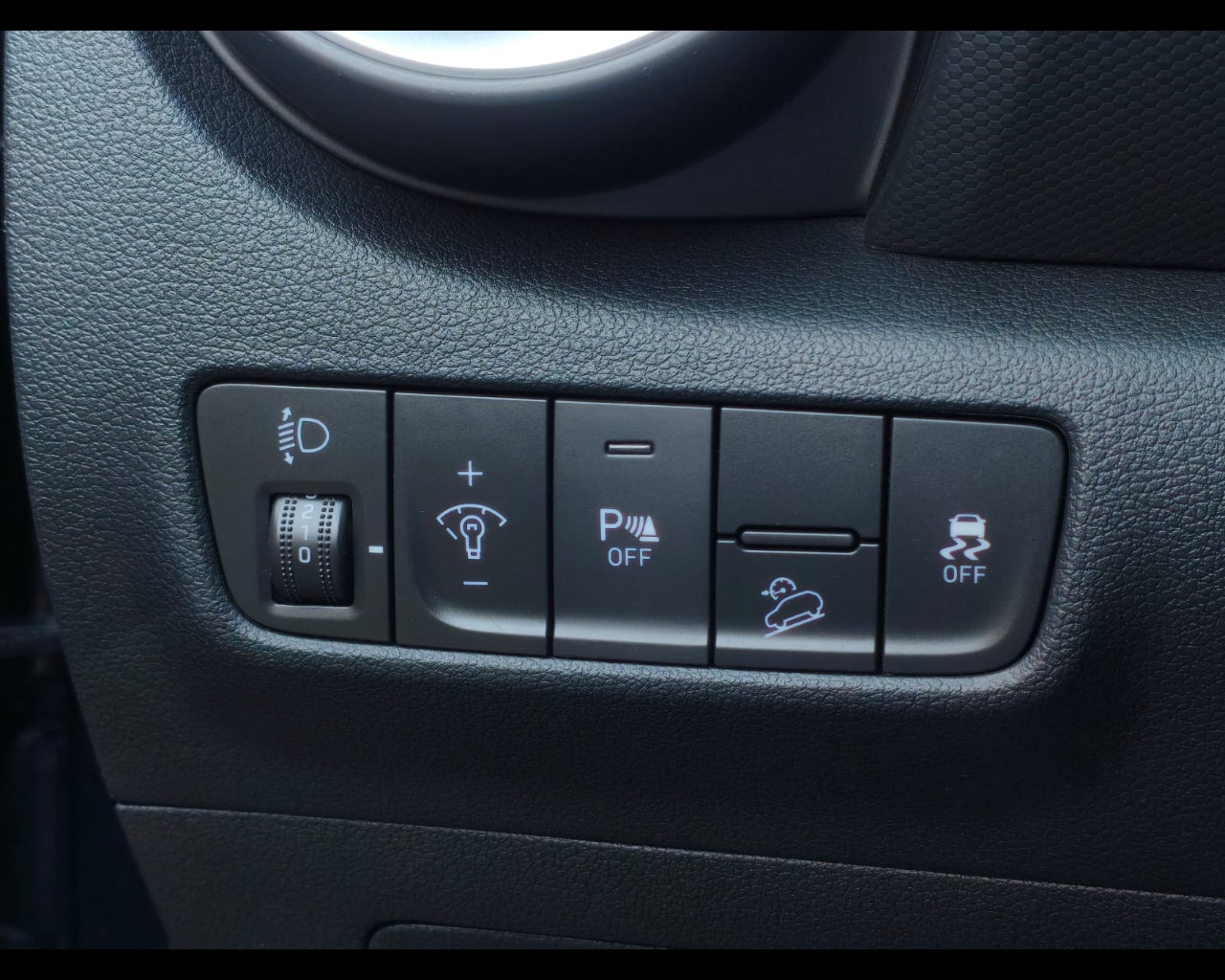 Foto HYUNDAI Kona 1.0 t-gdi 48V Xline Style Pack 2wd 120cv imt