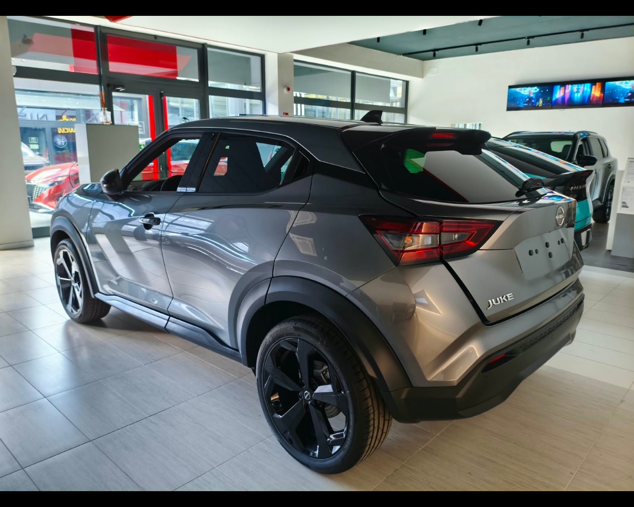 Foto NISSAN JUKE N-CONNECTA MT