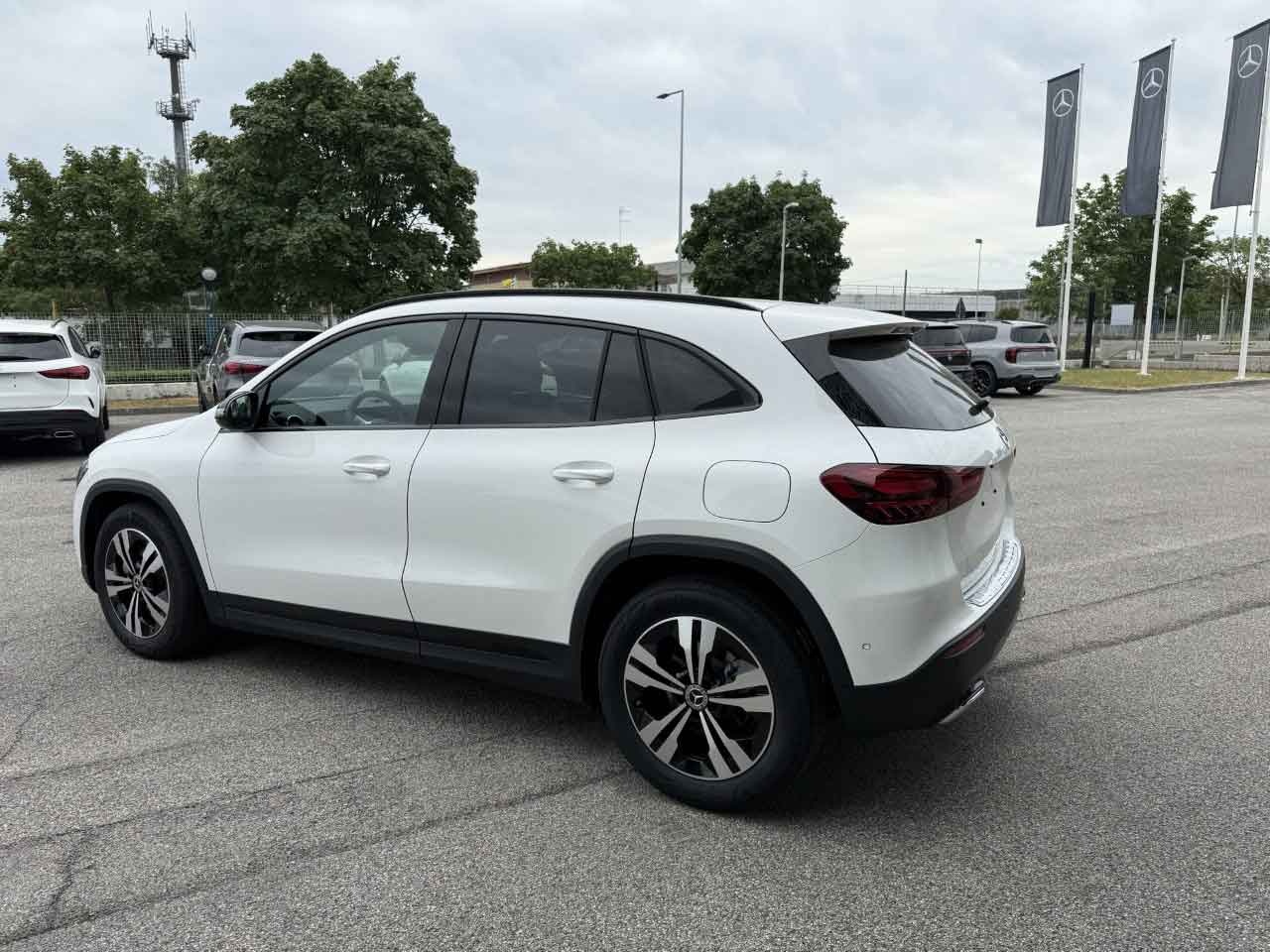 Mercedes GLA GLA 200 d Automatic Progressive Extra - 4