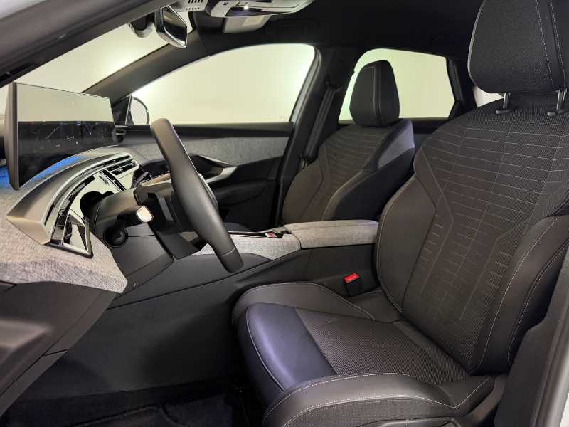 Nuovo 3008 Allure - Hybrid 136 E-dcs6